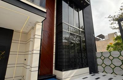 10 Marla House Available For Sale In Central Park