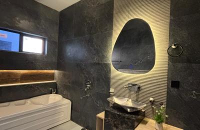 10 Marla House Available For Sale In Central Park