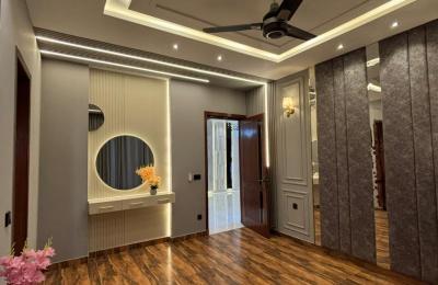 10 Marla House Available For Sale In Central Park