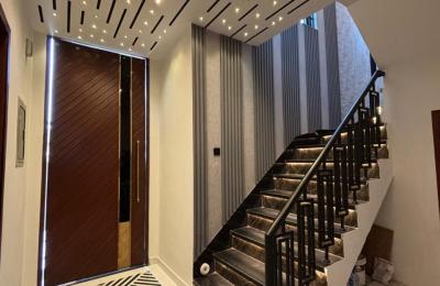 10 Marla House Available For Sale In Central Park