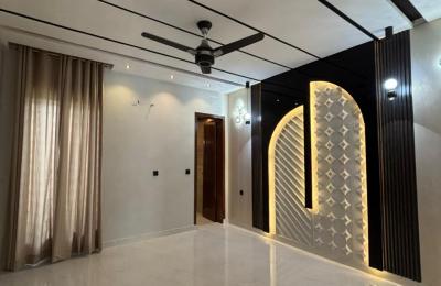 10 Marla House Available For Sale In Central Park