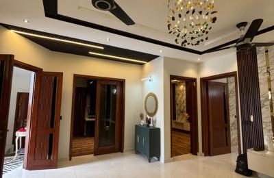 10 Marla House Available For Sale In Central Park